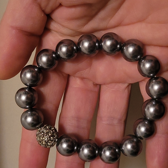 Stella & Dot bracelet, beaded, hematite color - Picture 1 of 3